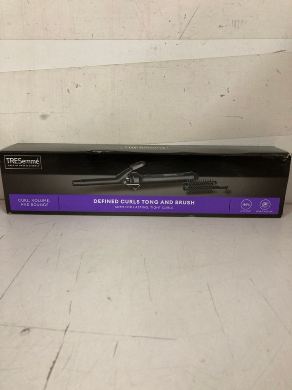 Lot 392  
            Nottingham SR3 - Delivery Only 

                
TRESEMME DEFINED CURLS TONG AND BRUSH