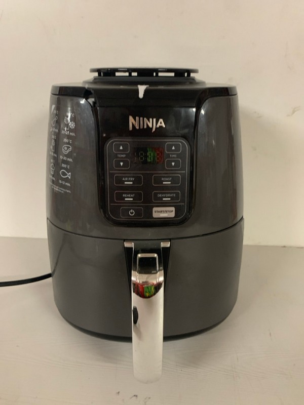 Lot 428  
            Nottingham SR3 - Delivery Only 

                
NINJA 3.8L AIR FRYER