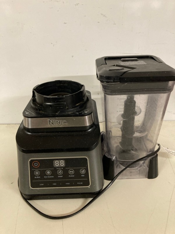 Lot 472  
            Nottingham SR3 - Delivery Only 

                
NINJA 3-IN-1 FOOD PROCESSOR
