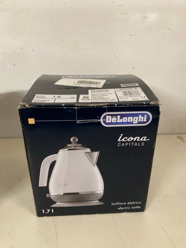 Lot 478  
            Nottingham SR3 - Delivery Only 

                
DE'LONGHI 1.7L ELECTRIC KETTLE