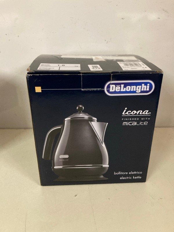 Lot 479  
            Nottingham SR3 - Delivery Only 

                
DE'LONGHI 1.7L ELECTRIC KETTLE