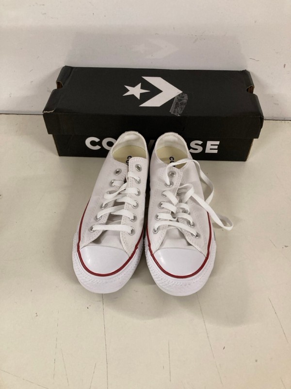 Lot 515  
            Nottingham SR3 - Delivery Only 

                
CONVERSE CTAS WIDE OX WHITE SIZE: 5