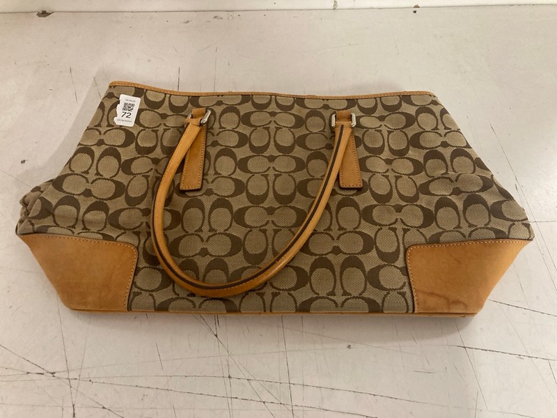 Lot 72  
            Nottingham SR3 - Delivery Only 

                
COACH TOTE BAG IN SIGNATURE CANVAS