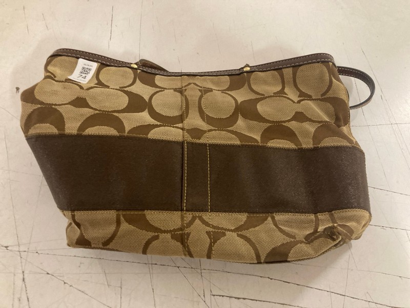 Lot 74  
            Nottingham SR3 - Delivery Only 

                
COACH BROWN/BLACK SIGNATURE COATED CANVAS AVENUE TOTE BAG