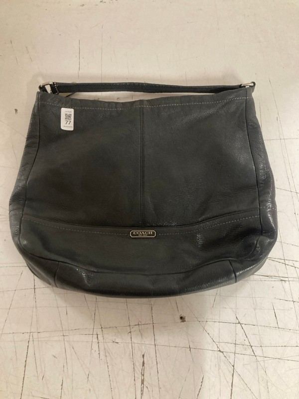 Lot 77  
            Nottingham SR3 - Delivery Only 

                
BLACK LEATHER COACH SHOULDER BAG