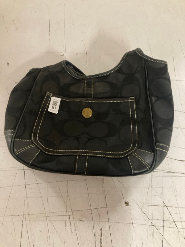 Lot 81  
            Nottingham SR3 - Delivery Only 

                
VINTAGE COACH ERGO BLACK SIGNATURE FABRIC AND LEATHER BAG