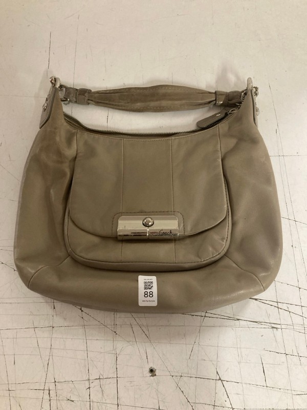 Lot 88  
            Nottingham SR3 - Delivery Only 

                
VINTAGE COACH KRISTIN BAG IN LEATHER