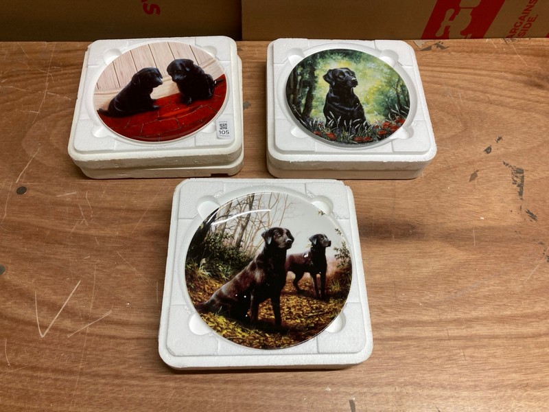 Lot 105  
            Nottingham SR4 - Collection Only 

                
3 X WEDGWOOD COLLECTIBLE PLATES BY JOHN SILVER (NO CERTIFICATE OF AUTHENTICITY) (...