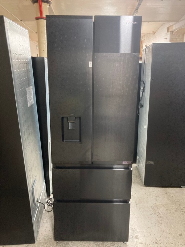 Lot 14  
            Nottingham SR4 - Delivery Or Collection 

                
HISENSE AMERICAN STYLE FRIDGE FREEZER MODEL: RF632N4WFE
