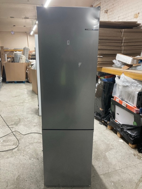 Lot 23  
            Nottingham SR4 - Delivery Or Collection 

                
BOSCH FREESTANDING FRIDGE FREEZER MODEL: KGN392LAGG