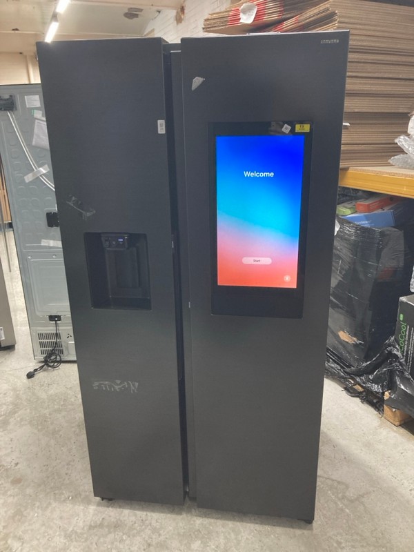 Lot 26  
            Nottingham SR4 - Delivery Or Collection 

                
SAMSUNG AMERICAN STYLE FRIDGE FREEZER MODEL: RS90F66BEF