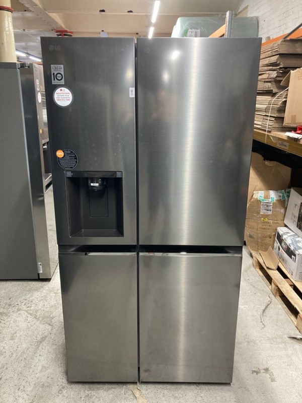 Lot 28  
            Nottingham SR4 - Delivery Or Collection 

                
LG AMERICAN STYLE FRIDGE FREEZER MODEL: GSLD81PZRD