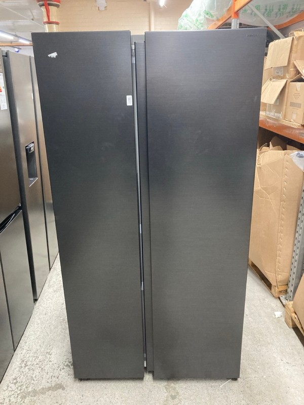 Lot 33  
            Nottingham SR4 - Delivery Or Collection 

                
SAMSUNG AMERICAN STYLE FRIDGE FREEZER MODEL: RS70F65QEF