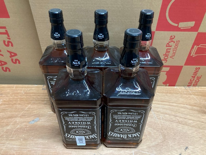 Lot 52  
            Nottingham SR4 - Collection Only 

                
5 X BOTTLES OF JACK DANIELS TENNESSEE SOUR MASH WHISKEY (C72) (18+ I.D MAYBE REQU...