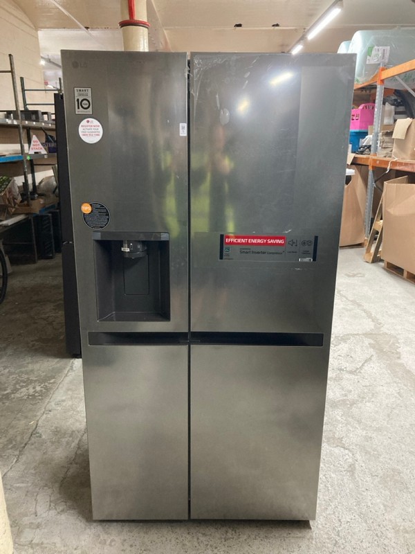 Lot 5  
            Nottingham SR4 - Delivery Or Collection 

                
LG AMERICAN STYLE FRIDGE FREEZER MODEL: GSLC40PYPE