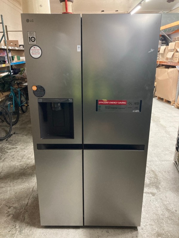 Lot 6  
            Nottingham SR4 - Delivery Or Collection 

                
LG AMERICAN STYLE FRIDGE FREEZER MODEL: GSLC41PYPE