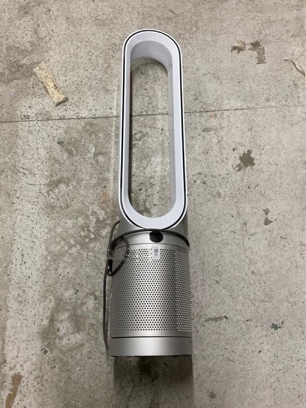 Lot 91  
            Nottingham SR4 - Delivery Or Collection 

                
DYSON HOT AND COLD PURIFIER TOWER FAN MODEL: TP07