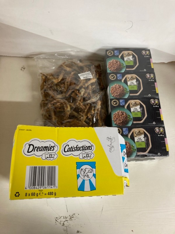 Lot 115  
            Nottingham SR5 - Delivery Only 

                
BOX OF PET FOOD ITEMS TO INC SHEBA