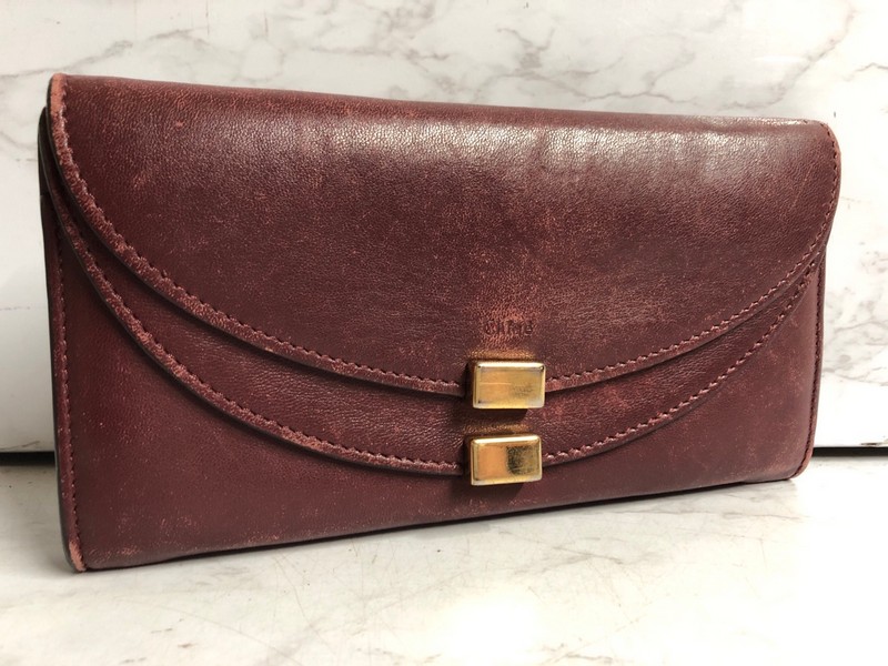 Lot 12  
            Nottingham SR5 - Delivery Only 

                
CHLOE GEORGIA LONG WALLET