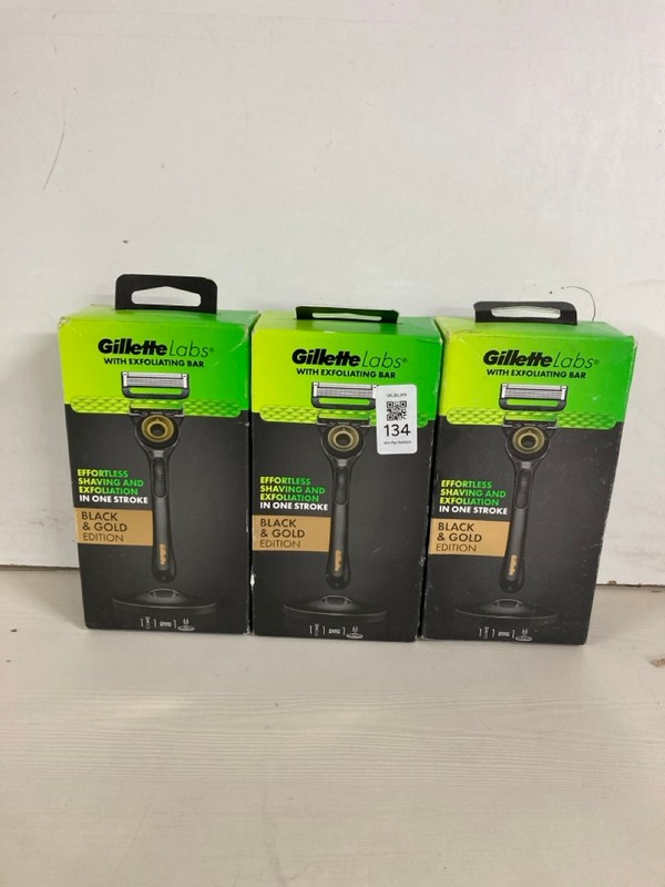 Lot 134  
            Nottingham SR5 - Delivery Only 

                
3 X GILLETTE LABS WITH EXFOLIATING BAR BLACK & GOLD EDITION