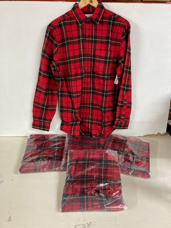 Lot 173  
            Nottingham SR5 - Delivery Only 

                
5 X ESSENTIALS BLACK AND RED CHECKED SHIRTS SIZE:UK S
