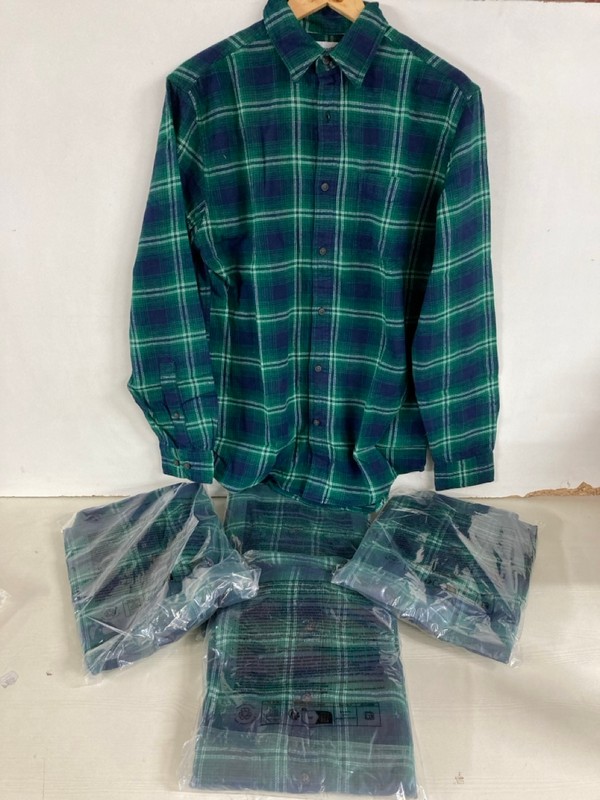 Lot 179  
            Nottingham SR5 - Delivery Only 

                
5 X ESSENTIALS GREEN CHECKED SHIRTS SIZE:UK,S