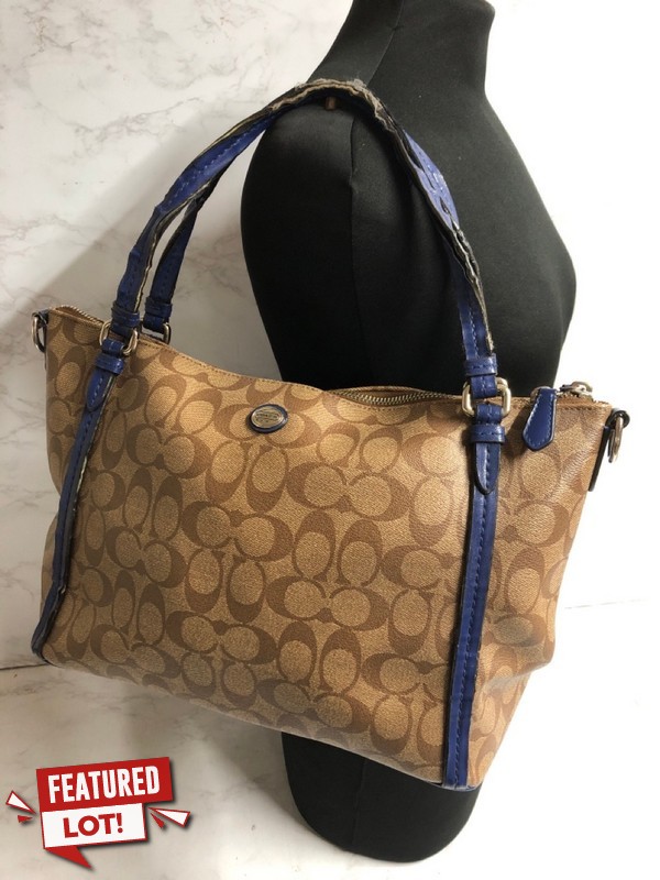 Lot 17  
            Nottingham SR5 - Delivery Only 

                
COACH SIGNATURE SHOLDER BAG