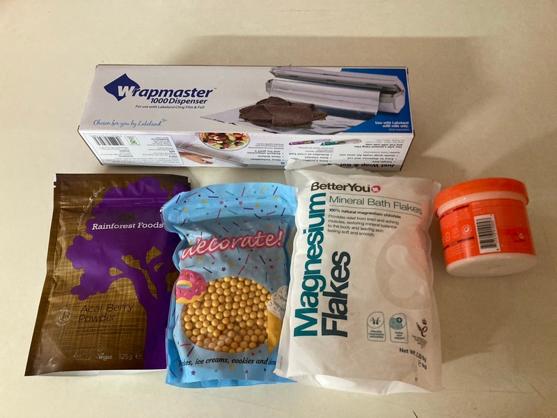 Lot 253  
            Nottingham SR5 - Delivery Only 

                
BOX OF VARIOUS ITEMS TO INC BETTER YOU MINERAL BATH FLAKES