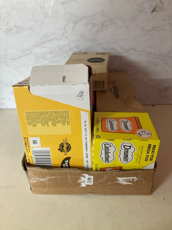 Lot 281  
            Nottingham SR5 - Delivery Only 

                
BOX OF PET FOOD ITEMS TO INC DREAMIES