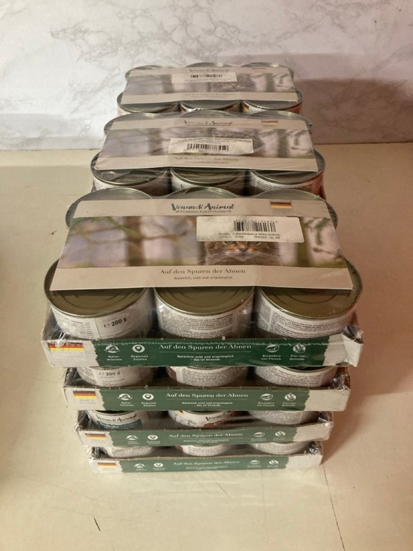 Lot 352  
            Nottingham SR5 - Delivery Only 

                
QTY OF VENANDI ANIMAL FOOD