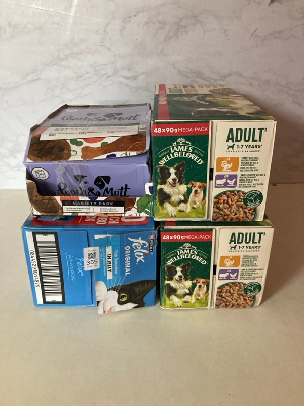 Lot 355  
            Nottingham SR5 - Delivery Only 

                
4 X PACKS OF PET FOOD TO INC JAMES WELL-BELOVED