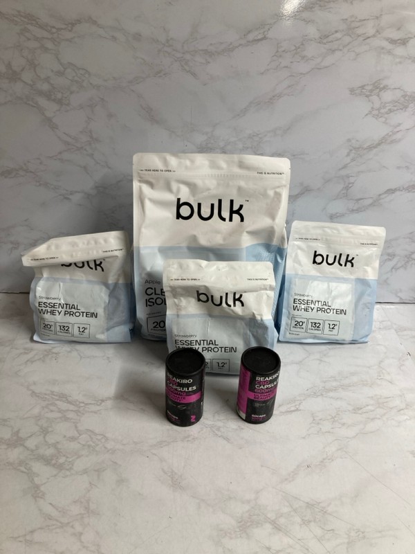 Lot 366  
            Nottingham SR5 - Delivery Only 

                
BOX OF VARIOUS ITEMS TO INC BULK