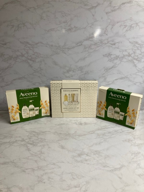 Lot 367  
            Nottingham SR5 - Delivery Only 

                
3 X GIFT SETS TO INC AVEENO