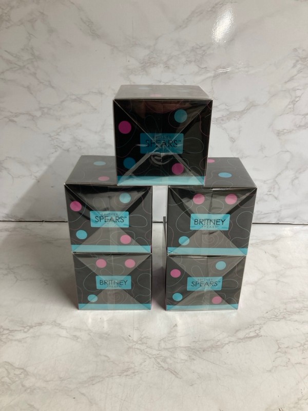 Lot 376  
            Nottingham SR5 - Delivery Only 

                
5 X BRITNEY SPEARS EAU DE PARFUM SPRAYS 100ML (SEALED)