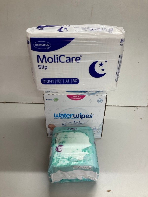 Lot 405  
            Nottingham SR5 - Delivery Only 

                
3 X ITEMS TO INC WATER WIPES 3 IN 1