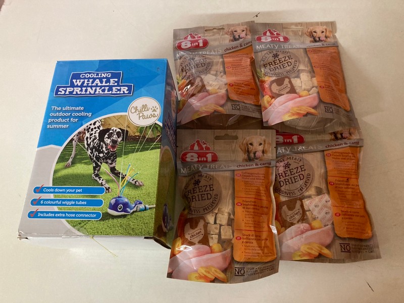 Lot 444  
            Nottingham SR5 - Delivery Only 

                
BOX OF PET FOOD ITEMS TO INC 8 IN 1 MEATY CHUNKS