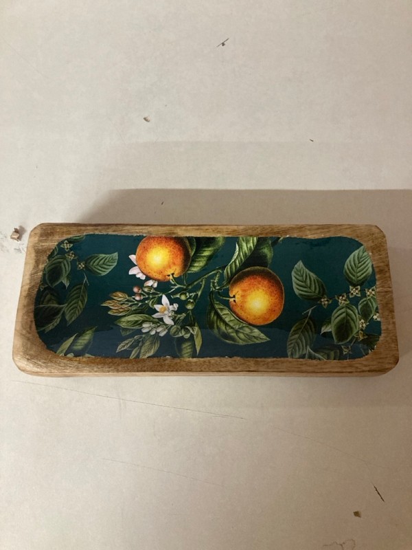 Lot 459  
            Nottingham SR5 - Delivery Only 

                
4 X RECTANGULAR MANGO WOOD/ENAMEL -ORANGE BLOSSOM GREEN DISH