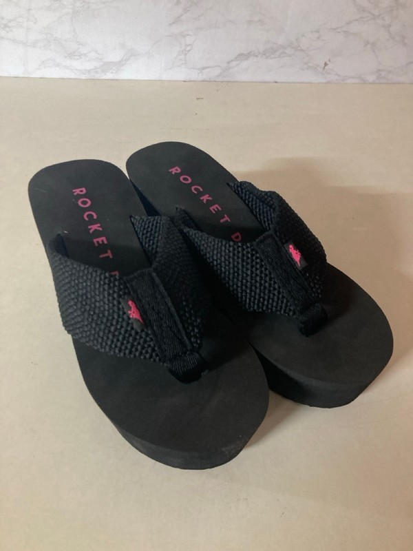 Lot 507  
            Nottingham SR5 - Delivery Only 

                
ROCKET DOG DIVERWB WOMEN'S SHOES SIZE:UK4