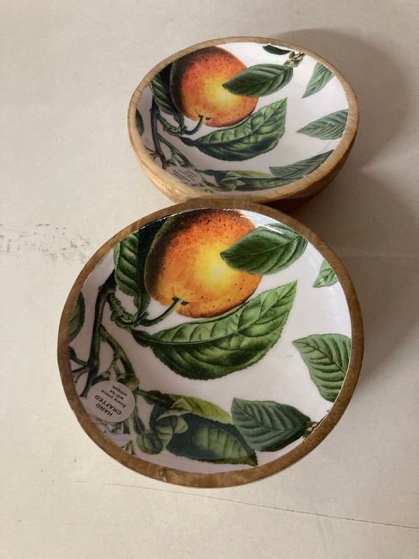 Lot 526  
            Nottingham SR5 - Delivery Only 

                
4 X ITEMS TO INC PACK OF TWO ORANGE BLOSSOM WHITE DISHES