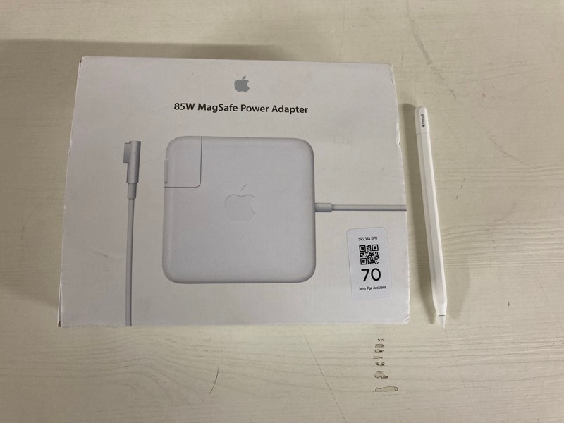 Lot 70  
            Nottingham SR5 - Delivery Only 

                
2 X APPLE ITEMS TO INC APPLE PENCIL GEN 2