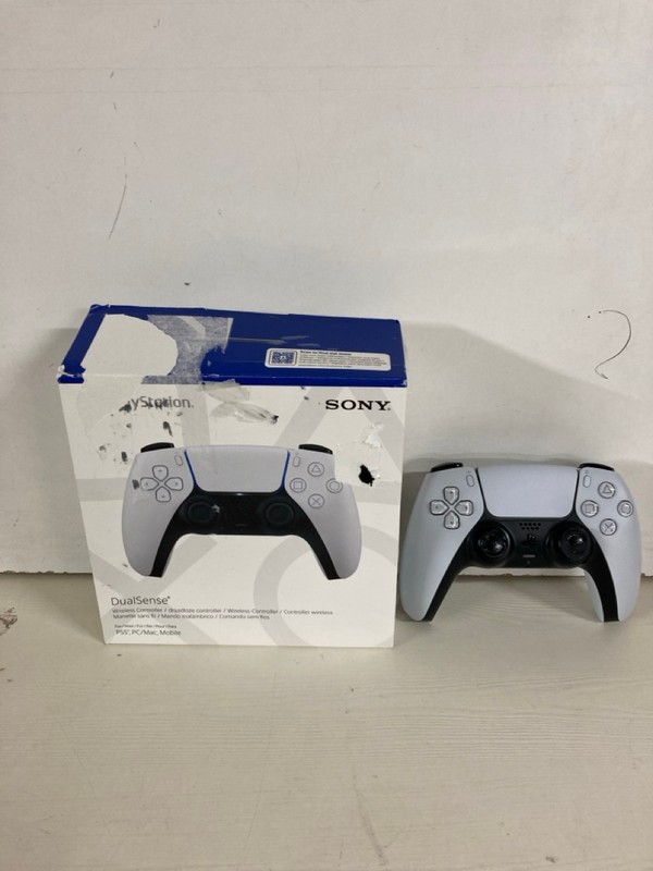 Lot 88  
            Nottingham SR5 - Delivery Only 

                
2 X SONY PLAYSTATION 5 DUAL SENSE CONTROLLERS