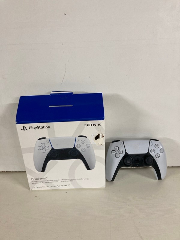 Lot 89  
            Nottingham SR5 - Delivery Only 

                
2 X SONY PLAYSTATION 5 DUAL SENSE CONTROLLERS