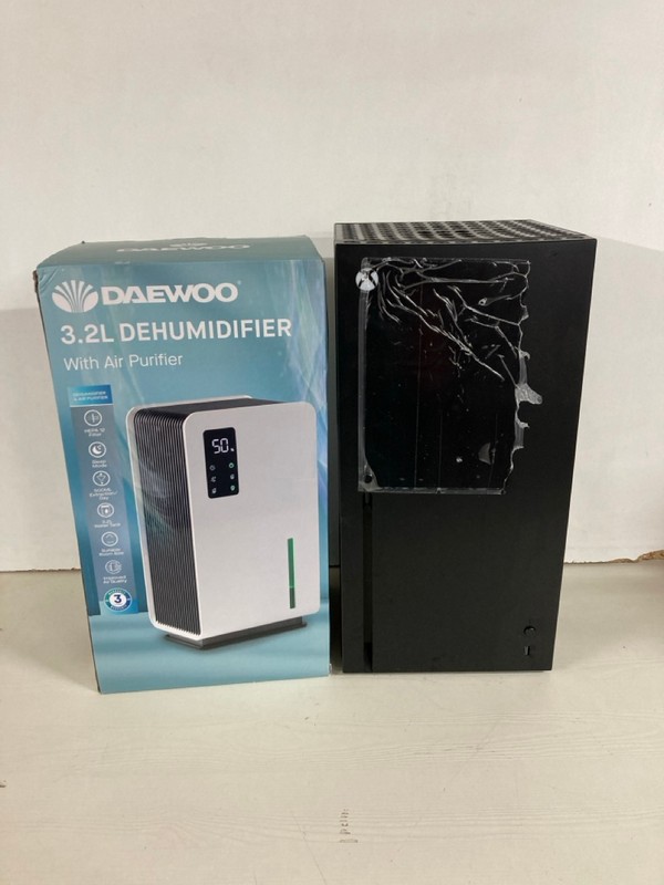 Lot 93  
            Nottingham SR5 - Delivery Only 

                
2 X ITEMS TO INC XBOX FRIDGE