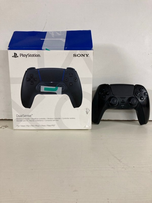 Lot 96  
            Nottingham SR5 - Delivery Only 

                
2 X SONY PLAYSTATION 5 DUAL SENSE CONTROLLERS