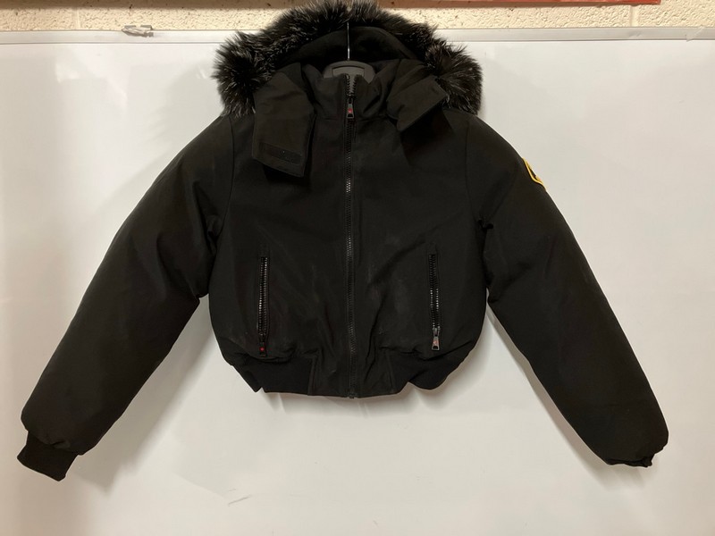 Lot 14  
            Nottingham SR6 - Delivery Only 

                
ZAVETTI CANADA JUNIOR GIRLS ARABELLA PUFFER BOMBER JACKET SIZE: S