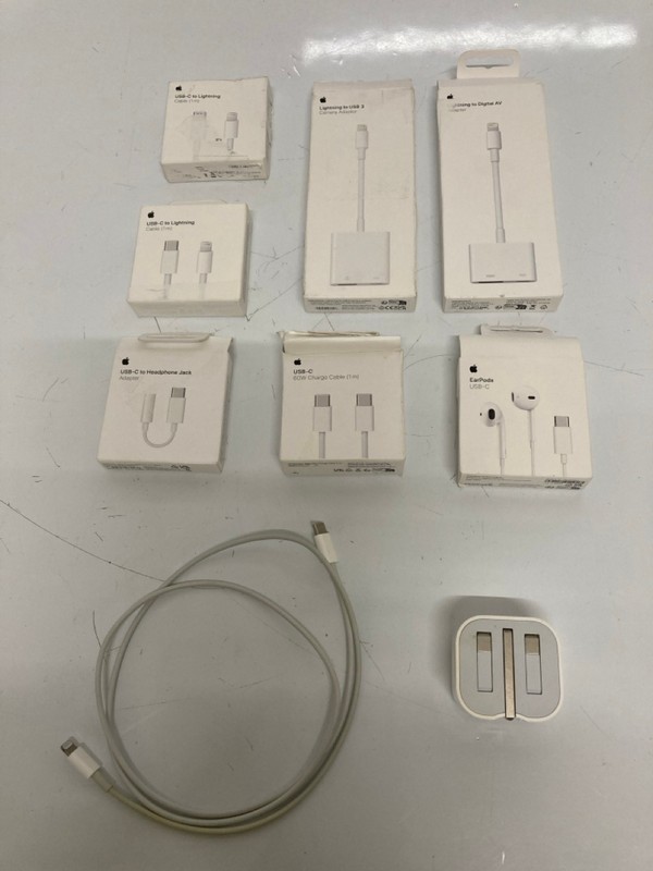 Lot 517  
            Nottingham SR6 - Delivery Only 

                
APPLE ITEMS TO INC USB-C TO LIGHTNING