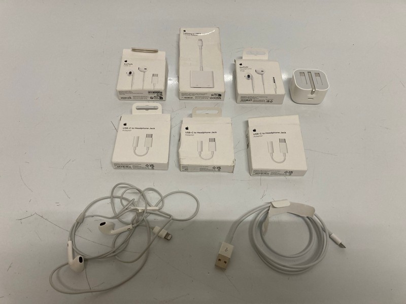 Lot 523  
            Nottingham SR6 - Delivery Only 

                
APPLE ITEMS TO INC USB-C POWER ADAPTER