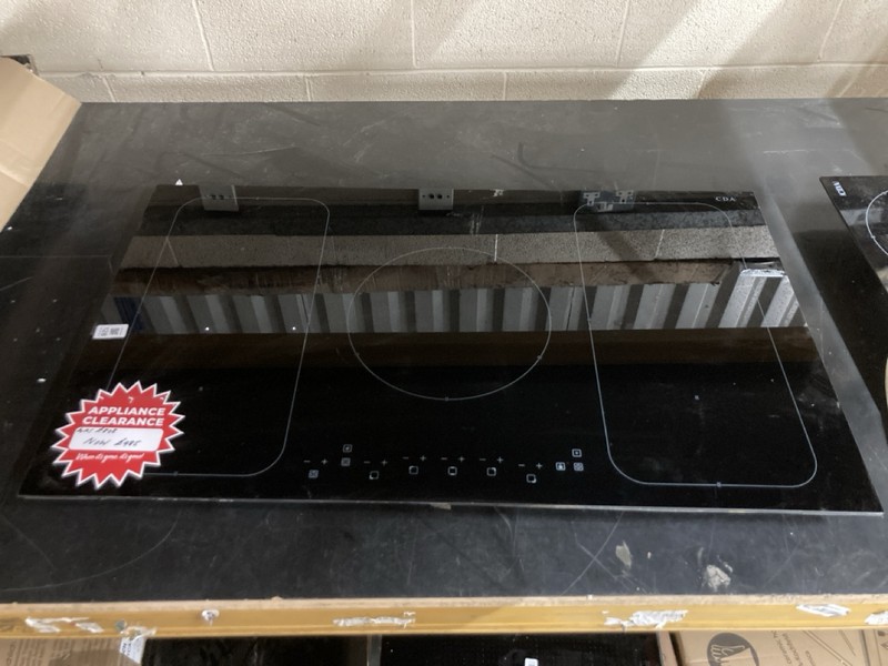 Lot 128  
            Nottingham SR2 - Delivery or Collection 

                
CDA  BUILT IN INDUCTION HOB MODEL NO: HN9611FR