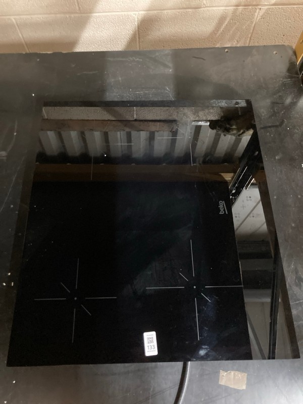 Lot 133  
            Nottingham SR2 - Delivery or Collection 

                
BEKO CERAMIC HOB MODEL NO: HII64401QT