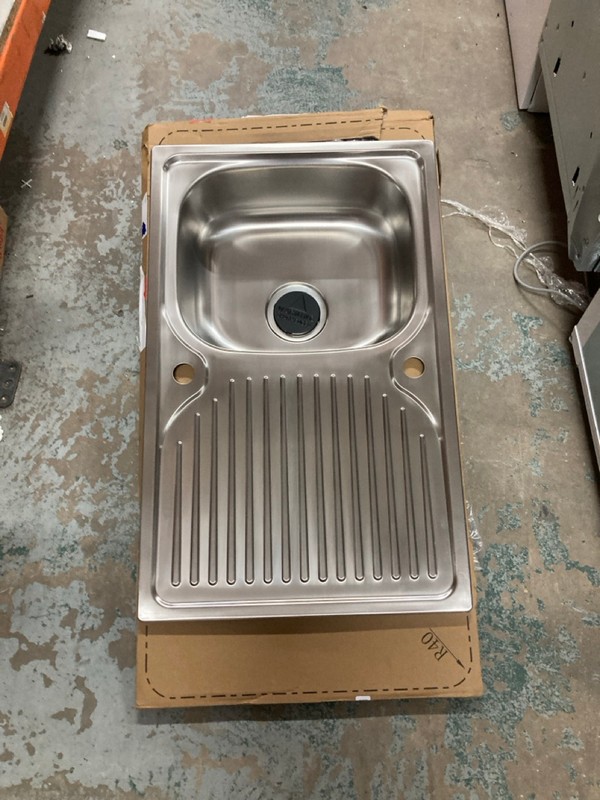 Lot 165  
            Nottingham SR2 - Collection Only 

                
2 X STAINLESS STEEL SINKS  (COLLECTION ONLY)